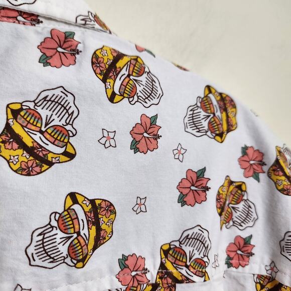 RF Brand skull in a bucket hat print button front short sleeve shirt mens size L - Picture 7 of 7